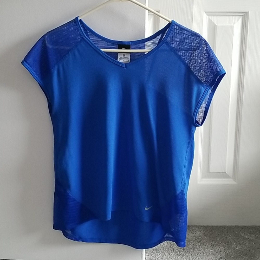 NWOT Nike womens ventilated Running Tee